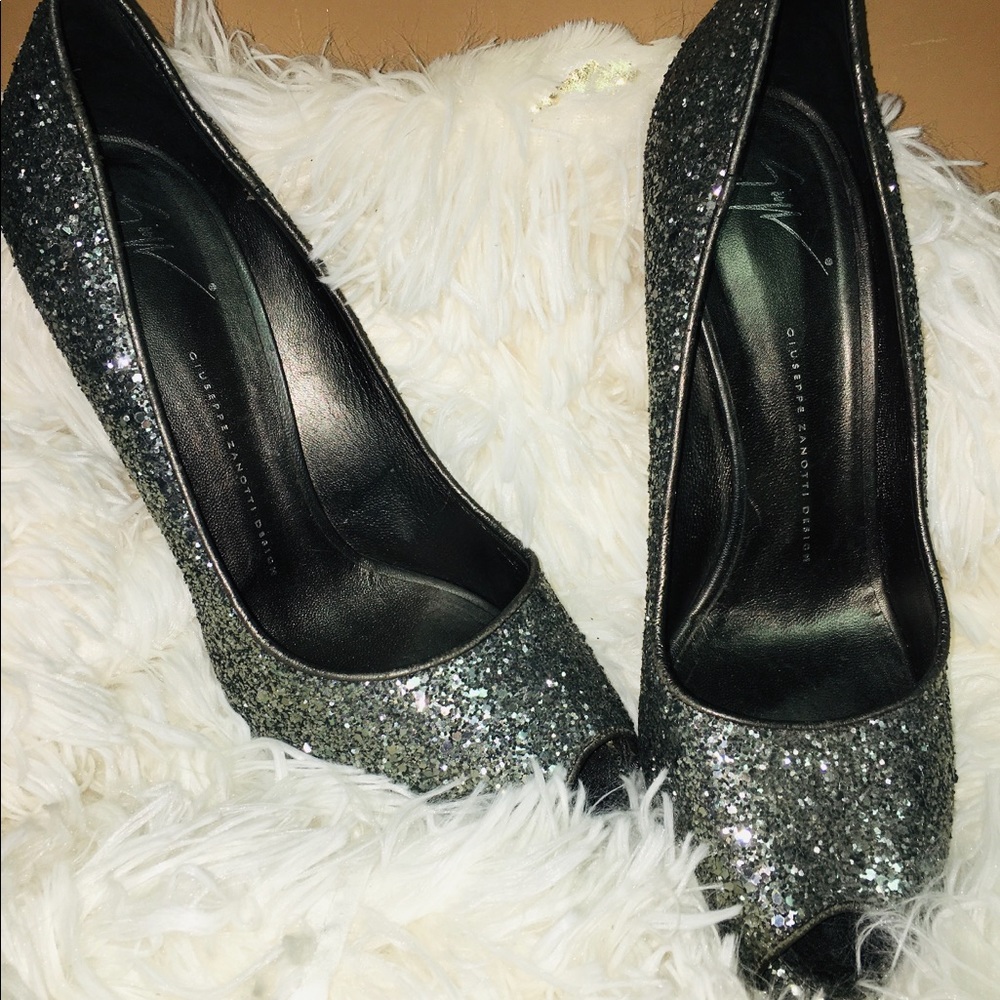 SOLD Giuseppe Zanotti heels size 11! EUC
